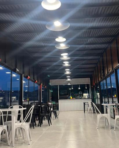 عکس کافه رستوران بام‌ لند