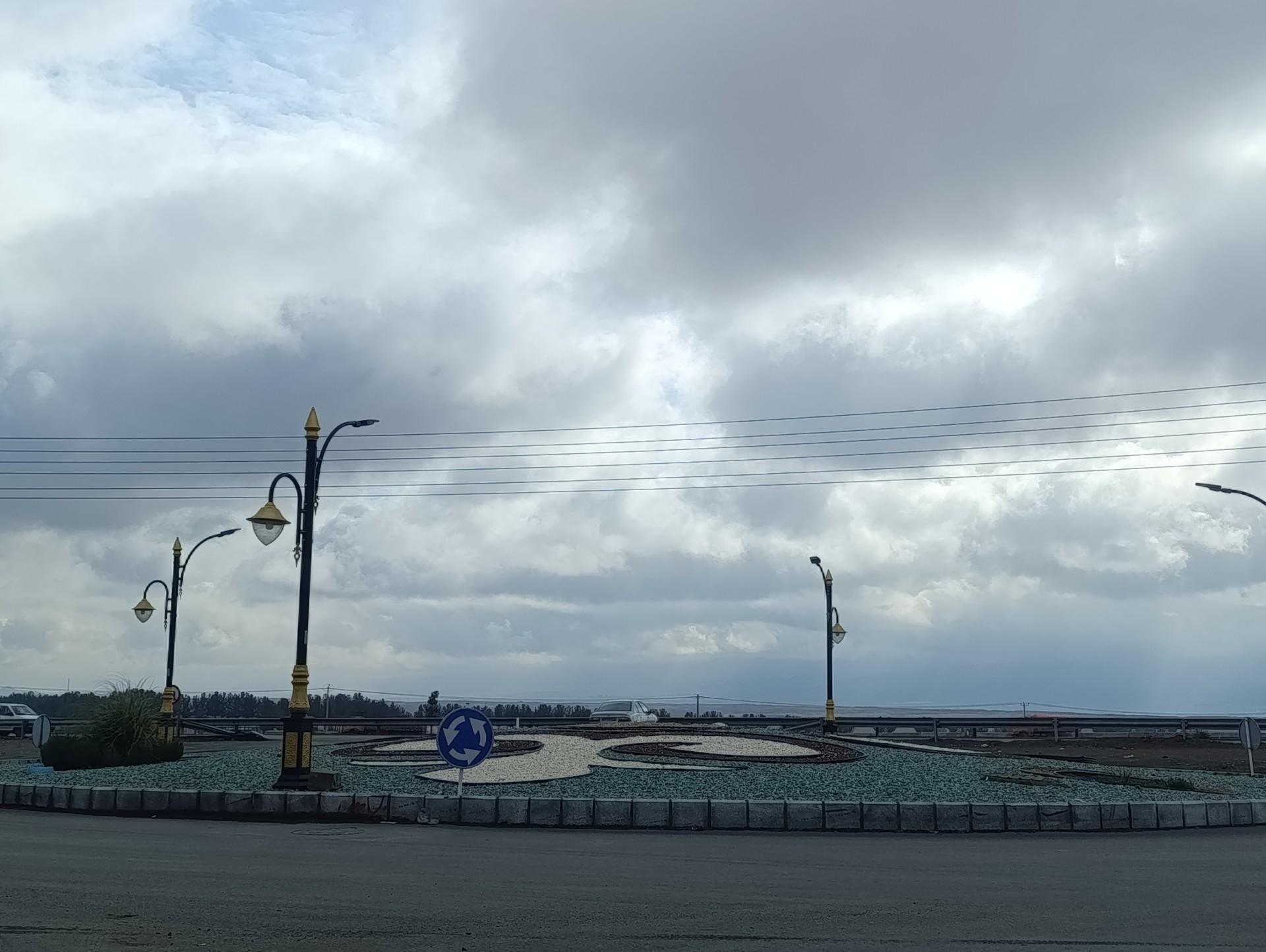 عکس میدان ورودی مهرشهر
