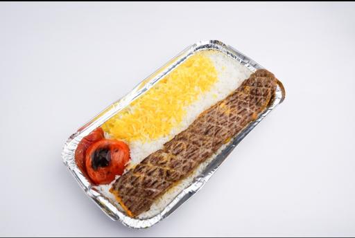 عکس رستوران بیرون بر مائده