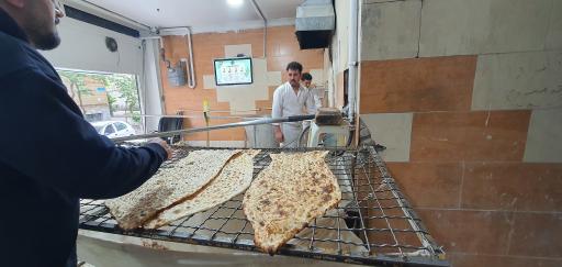 عکس نانوایی سنگک