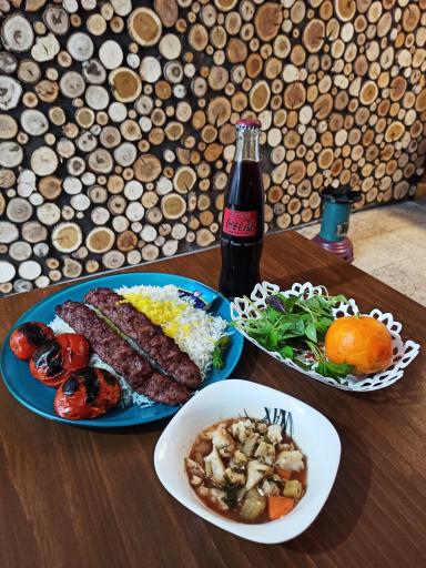 عکس چلوکباب دلووان