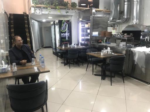 عکس رستوران پدیده شمس