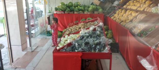 عکس میوه فروشی چهارفصل تورج روزبه