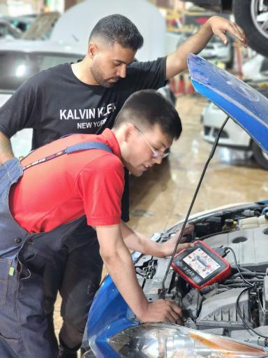 عکس کلنیک خودرو فن برتر مهندس میثم عسسی