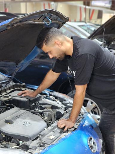 عکس کلنیک خودرو فن برتر مهندس میثم عسسی