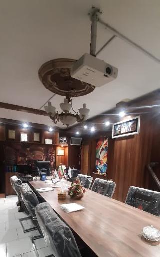 عکس کالج زبان انگلیسی دخترانه و پسرانه فرداد