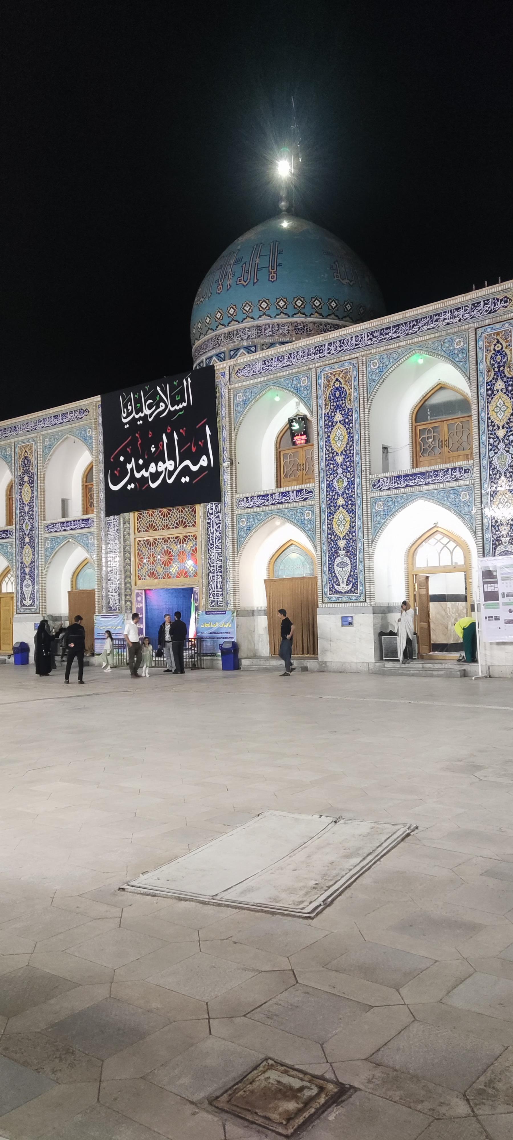 عکس زائر سرای امام زاده شعیب 