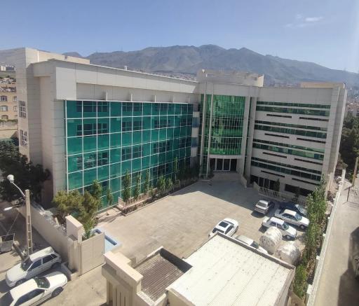 عکس دبیرستان پسرانه ایران فردا