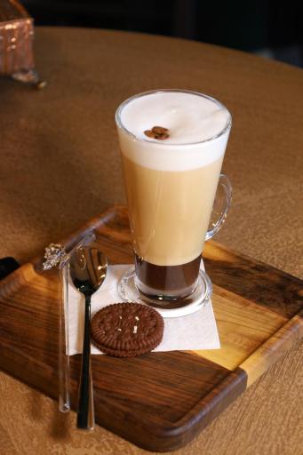 عکس مجموعه غذا خوری هامون