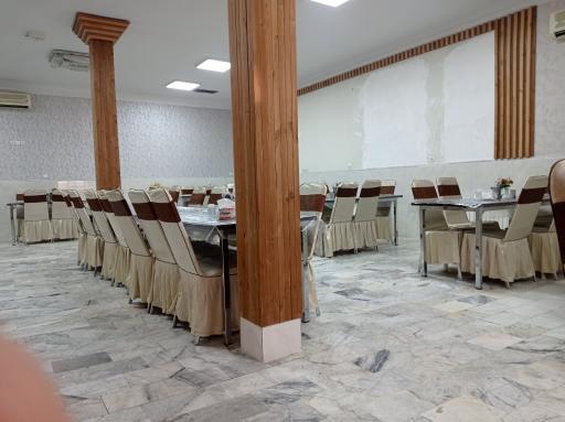 عکس رستوران و تالار پذیرایی لاله