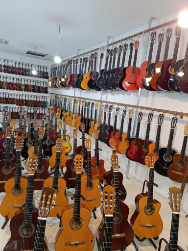 عکس فروشگاه موسیقی فرزام (قلب موسیقی شیراز)