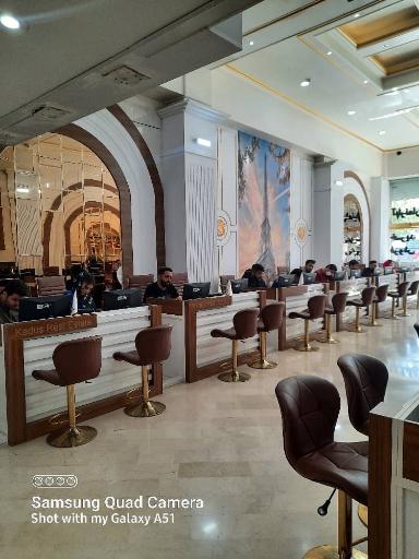 عکس مشاورین املاک کادوس
