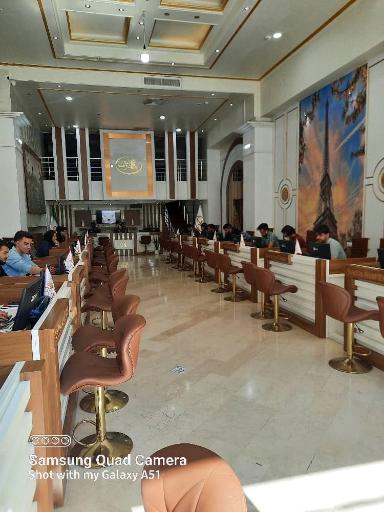 عکس مشاورین املاک کادوس