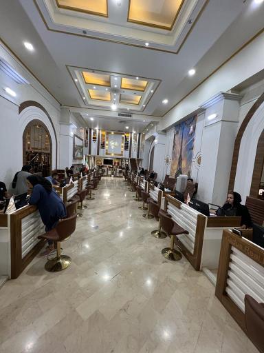 عکس مشاورین املاک کادوس