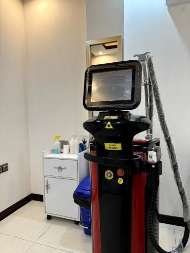 عکس کلینیک زیبایی رونیک (دکتر رضایی)