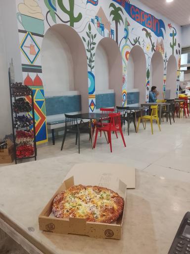 عکس ساندویچ پیتزا کاپیتان