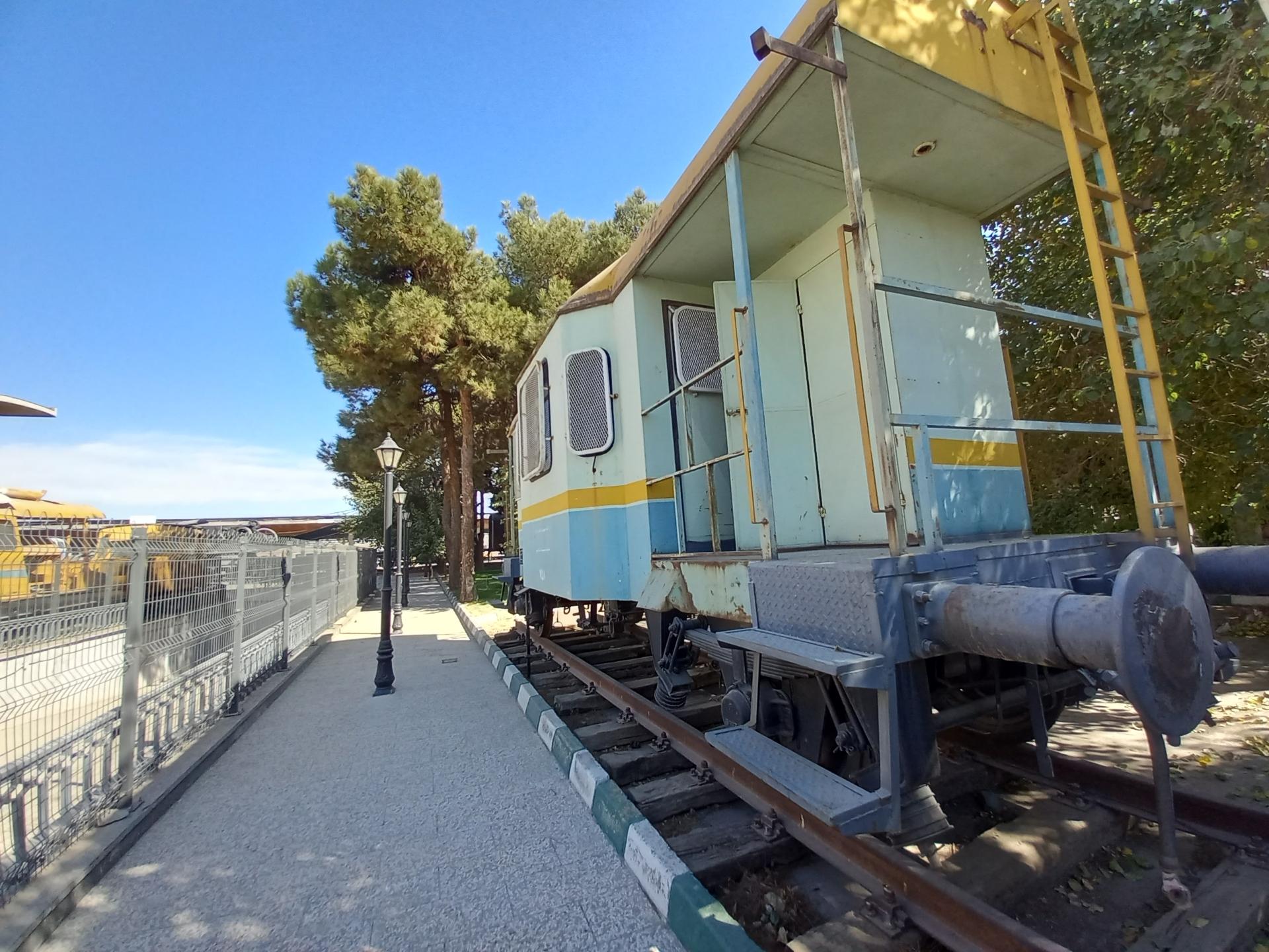 عکس باغ موزه راه آهن خراسان