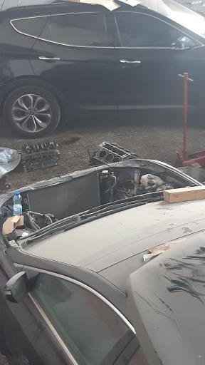 عکس تعمیرگاه خودرو خارجی مالک 