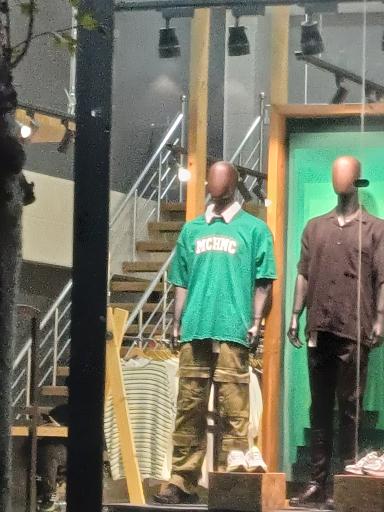 عکس فروشگاه لباس وان ست