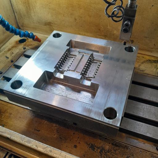 عکس قالبسازی تهران مولدینگ