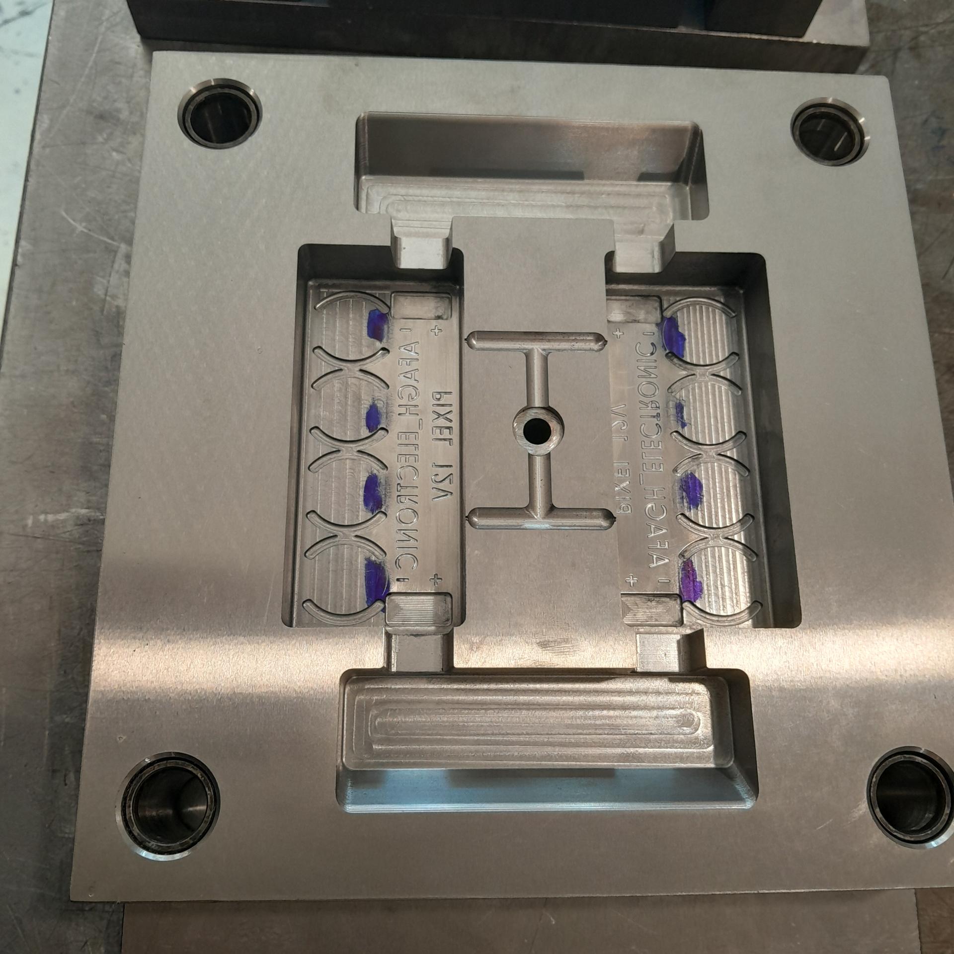 عکس قالبسازی تهران مولدینگ