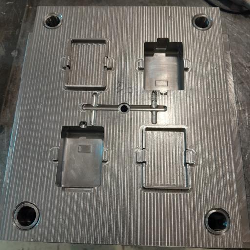 عکس قالبسازی تهران مولدینگ