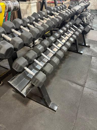 باشگاه ورزشی اول مرد