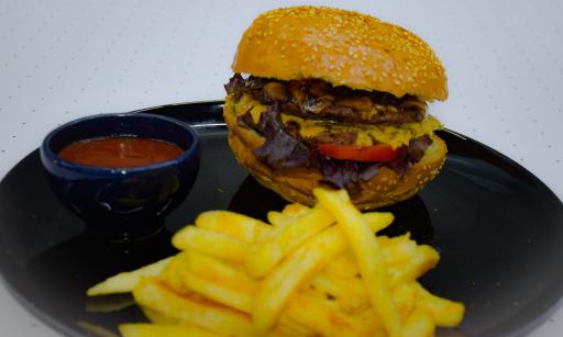 عکس کافه رستوران حکم