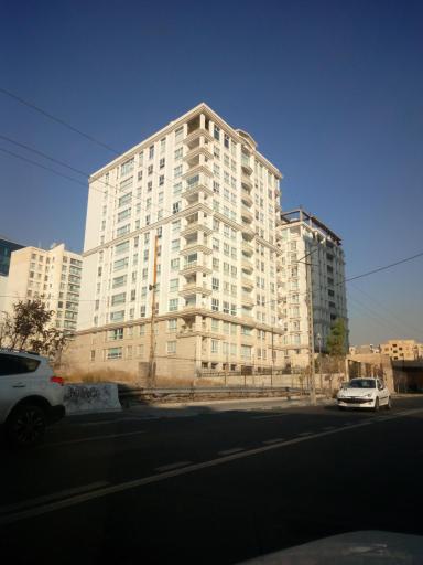 عکس برج آینیک B