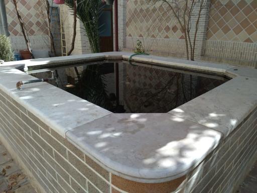 عکس عمارت آقاجون و عزیز