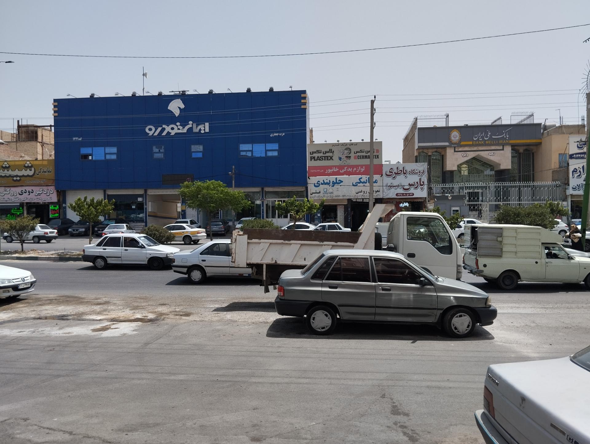 عکس نمایندگی ایرانخودرو