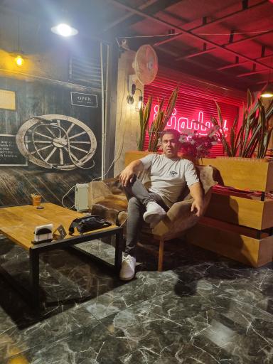 عکس کافه بیلیونرز 