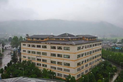 عکس دانشگاه آزاد اسلامی واحد لاهیجان