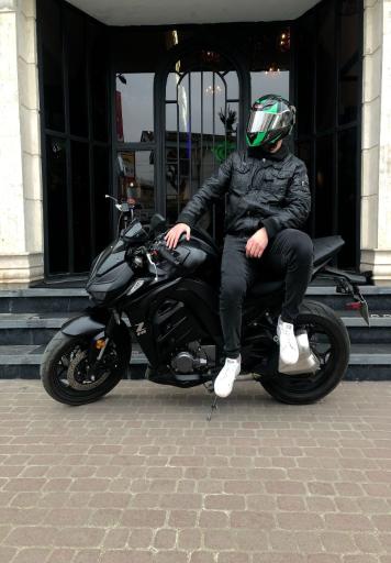 عکس اجاره موتور سیکلت لیزارد