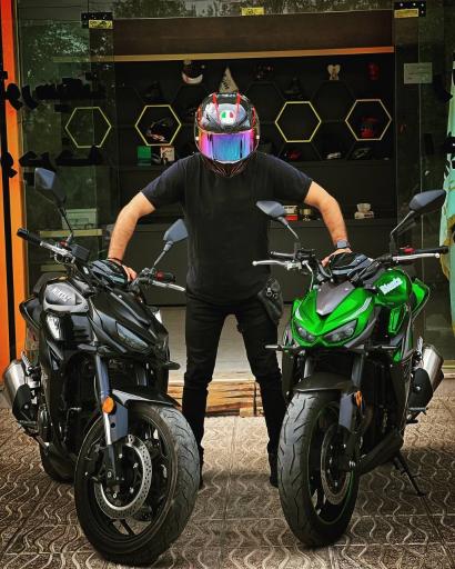 عکس اجاره موتور سیکلت لیزارد