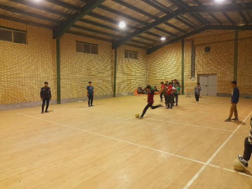 عکس سالن ورزشی خورزان