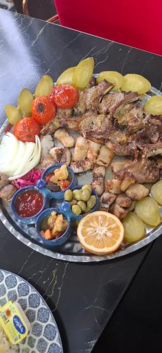 عکس باغ رستوران سید درباری