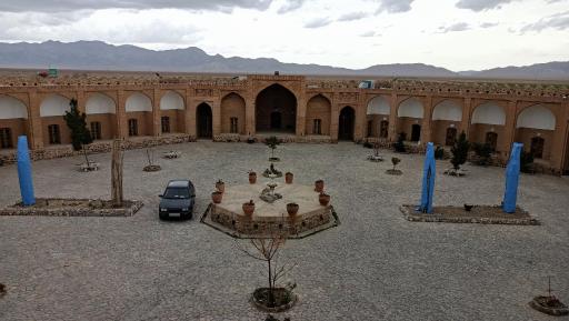 عکس کاروانسرای شاه عباسی امین آباد