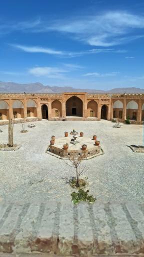 عکس کاروانسرای شاه عباسی امین آباد