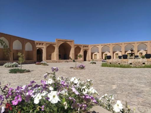 عکس کاروانسرای شاه عباسی امین آباد