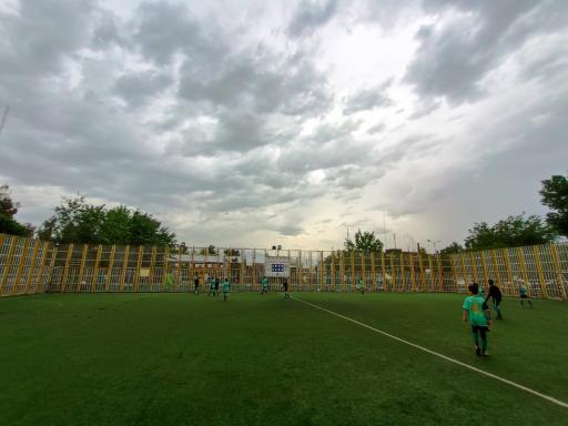 عکس زمین چمن مصنوعی بهمن