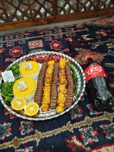 تهیه غذای گل محمدی 