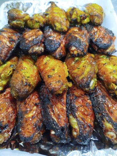عکس تهیه غذای گل محمدی 