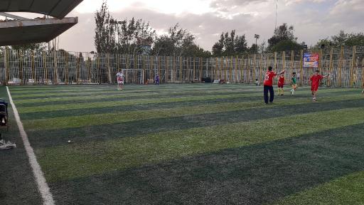 عکس زمین چمن مصنوعی بهمن