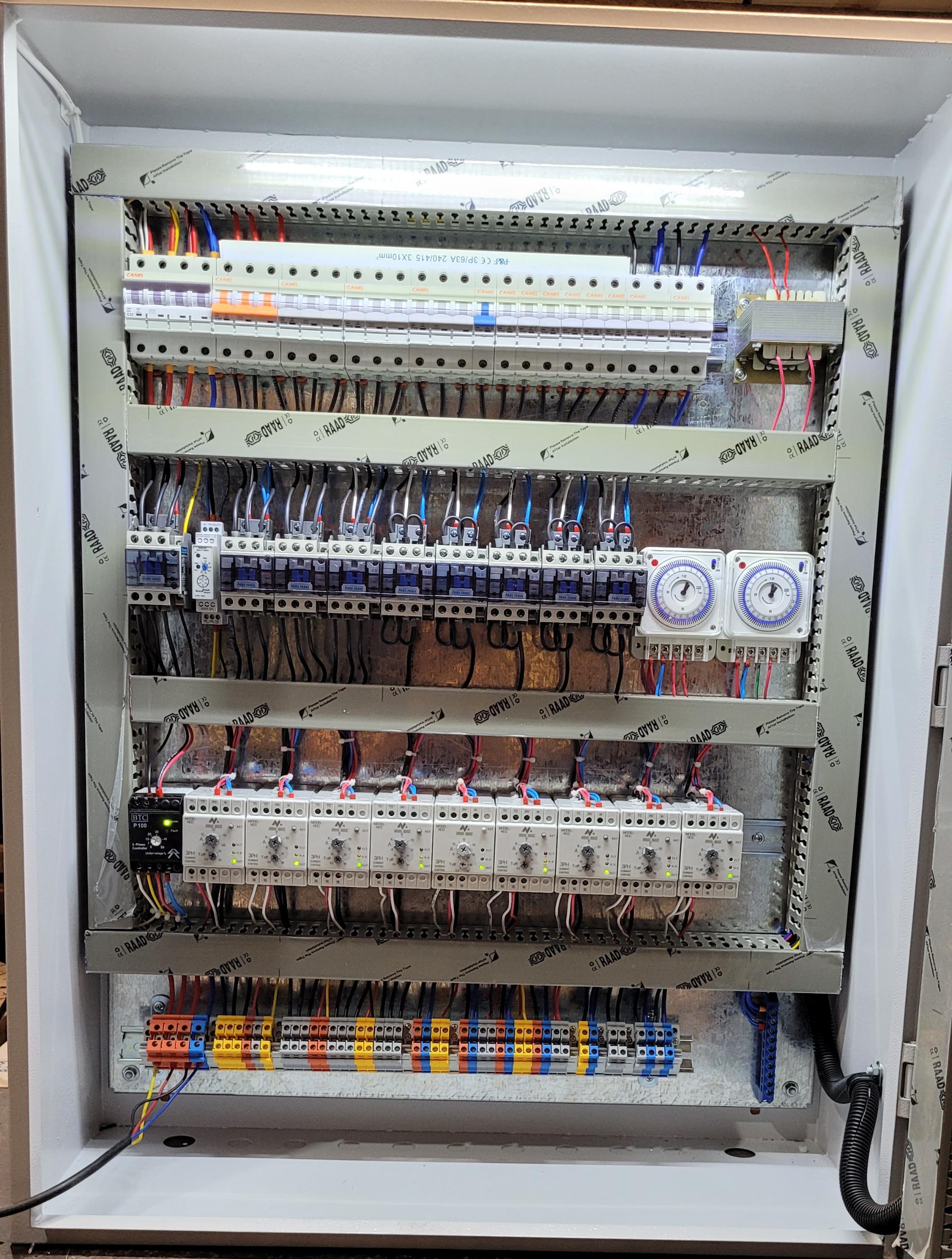 عکس الکتریکی صنعت برق عبدی