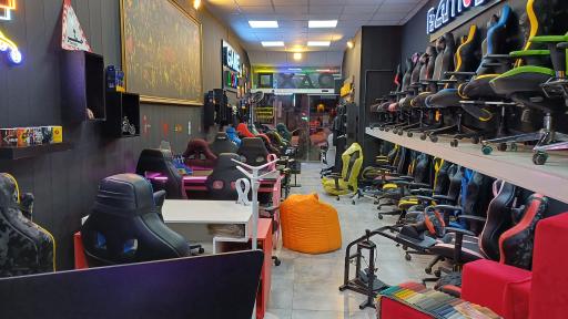 عکس فروشگاه گیم چیر 