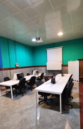 عکس آموزشگاه برق استایل