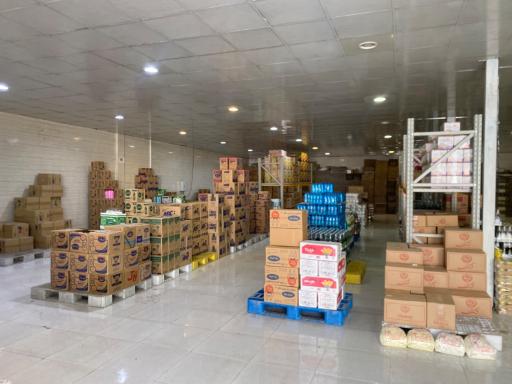 عکس پخش مواد غذایی حیرانی 