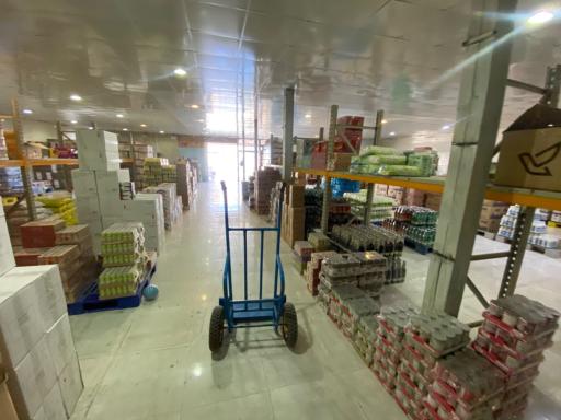 عکس پخش مواد غذایی حیرانی 