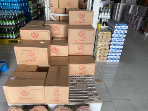 عکس پخش مواد غذایی حیرانی 